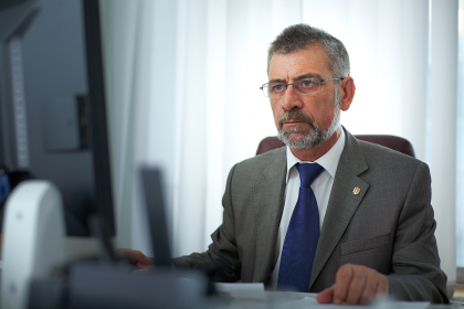 Deliu: Deputatii liberal-democrati care nu-si vor retrage semnaturile de pe declaratia de sustinere a candidatului PD vor fi EXCLUSI din fractiune si din partid