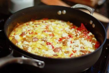 Frittata cu ardei, cartofi si feta Frittata cu ardei, cartofi si feta