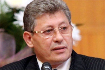 Reactia lui Ghimpu, dupa ce a fost imbrancit, huiduit si lovit cu pumnii in cap de catre protestatari: "Dragii mei amici", lupta continua"