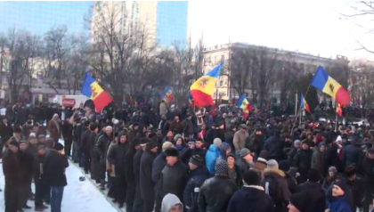 Manifestantii DA, protest in fata Moldtelecom: "Foarte multa lume ieri se plangea in sate" - VIDEO Manifestantii DA, protest in fata Moldtelecom: "Foarte multa lume ieri se plangea in sate" - VIDEO