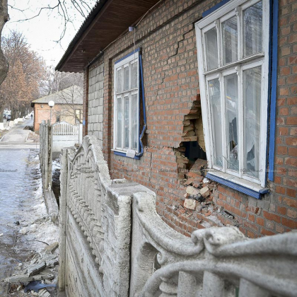 Un sofer beat la volan a daramat casa unei familii din Drochia - FOTO