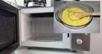 La asta sigur nu te-ai fi gandit!Ce se intampla daca bagi un castron cu malai in cuptorul cu microunde, la 700 W La asta sigur nu te-ai fi gandit!Ce se intampla daca bagi un castron cu malai in cuptorul cu microunde, la 700 W