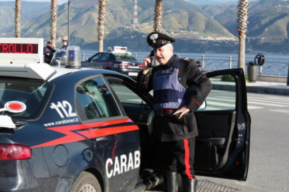 Un moldovean stabilit in Italia, arestat dupa ce si-a batut sotia si si-a amenintat copilul cu un cutit Un moldovean stabilit in Italia, arestat dupa ce si-a batut sotia si si-a amenintat copilul cu un cutit