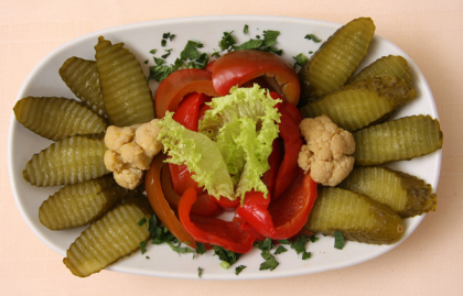 Salata de muraturi! Poti slabi aproape 3 kg in doar 3 zile Salata de muraturi! Poti slabi aproape 3 kg in doar 3 zile