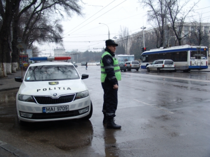 Atentie soferi! Timp de trei zile, masinile cu numere straine vor fi verificate de politisti Atentie soferi! Timp de trei zile, masinile cu numere straine vor fi verificate de politisti