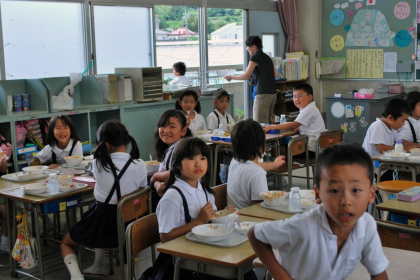 Educatie la un alt nivel! Ce se intampla in pauza de masa in scolile din Japonia intrece orice asteptare - VIDEO