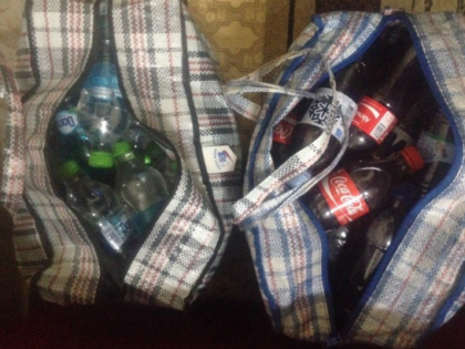 Un batran, SANCTIONAT dupa ce a fost prins cu alcool contrafacut. Ce au gasit politistii in masina acestuia - FOTO Un batran, SANCTIONAT dupa ce a fost prins cu alcool contrafacut. Ce au gasit politistii in masina acestuia - FOTO