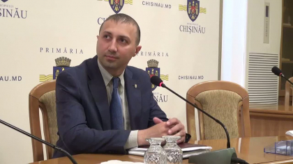 CMC a votat demiterea sefului Directiei Transport de la primarie, Igor Gamretchi. Acesta spune ca decizia este ilegala si ca isi va continua activitatea in functie: "E un vot politic"