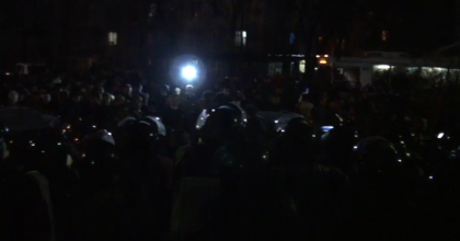 Grupul Petrenco RAMANE in arest. Sustinatori ai lui Renato Usatii au venit sa-l sprijine pe Grigore Petrenco la judecatoria Rascani - GALERIE FOTO Grupul Petrenco RAMANE in arest. Sustinatori ai lui Renato Usatii au venit sa-l sprijine pe Grigore Petrenco la judecatoria Rascani - GALERIE FOTO