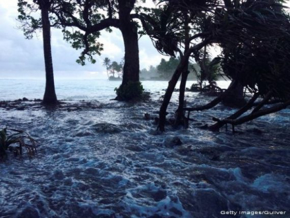 La un pas de a fi inghitit de ape. Kiribati, unul dintre cele mai vulnerabile state din lume, ar putea disparea complet pana la sfarsitul secolului La un pas de a fi inghitit de ape. Kiribati, unul dintre cele mai vulnerabile state din lume, ar putea disparea complet pana la sfarsitul secolului
