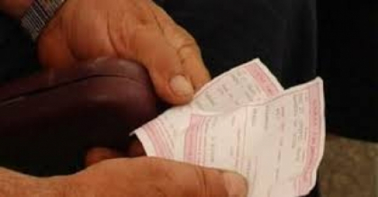 10 profesori, 12 muncitori sau 20 de pensionari ar trai cu un salariu de deputat - FOTO 10 profesori, 12 muncitori sau 20 de pensionari ar trai cu un salariu de deputat - FOTO