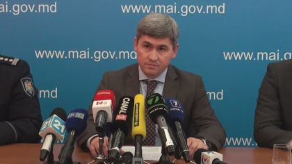 Stergeau punctele de penalizare si micsorau amenzile, contra mita. Doi angajati ai Centrului Unic de Monitorizare, retinuti in urma perchezitiilor de ieri