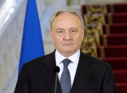 Raed Arafat si Florin Piersic au fost decorati de catre presedintele Timofti Raed Arafat si Florin Piersic au fost decorati de catre presedintele Timofti