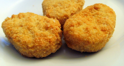 Un barbat s-a dus la fast food si a cumparat 30 de nuggets si 2 portii mari de cartofi. Ce a facut cu mancarea Un barbat s-a dus la fast food si a cumparat 30 de nuggets si 2 portii mari de cartofi. Ce a facut cu mancarea