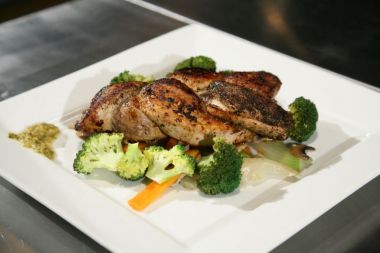 Muschiulet de porc cu trei arome si garnitura de legume Muschiulet de porc cu trei arome si garnitura de legume