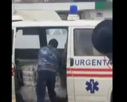 Directia Sanatatii Chisinau a initiat o ancheta de serviciu in cazul ambulantei care transporta materiale de contructie