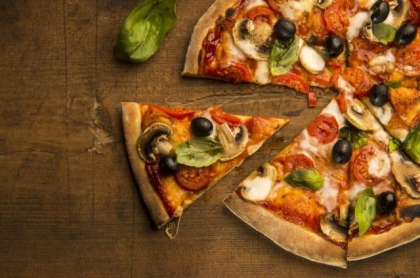 Mananca pizza si slabeste! Trucul care te ajuta sa iti faci toate poftele Mananca pizza si slabeste! Trucul care te ajuta sa iti faci toate poftele