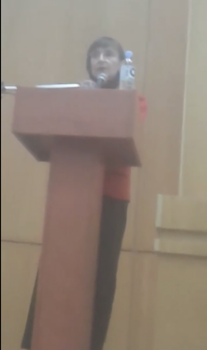 "Noi v-am votat, fiti mai aproape de popor". "Va multumesc pentru vot, va multumesc pentru rabdare, eu am alt program. La revedere". Corina Fusu, huiduita la o intalnire cu cetatenii de la Telenesti - VIDEO