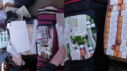 Un barbat din Capitala risca dosar penal dupa ce a incercat sa aduca ilegal in tara peste 6.000 de medicamente - VIDEO Un barbat din Capitala risca dosar penal dupa ce a incercat sa aduca ilegal in tara peste 6.000 de medicamente - VIDEO