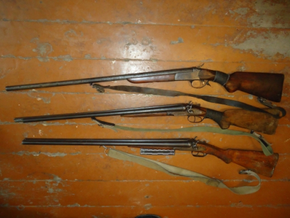 Perchezitii in CIMISLIA: 3 persoane sunt banuite de detinere ilegala de arme si munitii
Perchezitii in CIMISLIA: 3 persoane sunt banuite de detinere ilegala de arme si munitii
