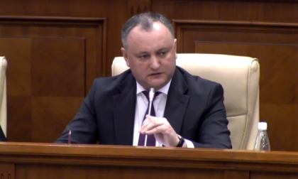 Dodon: "Statul este un stat capturat de un singur partid, Partidul Democrat". Deputatii PSRM au parasit sala de sedinte. Replicile pe marginea declaratiei prezentate de Candu. Proiectul, VOTAT