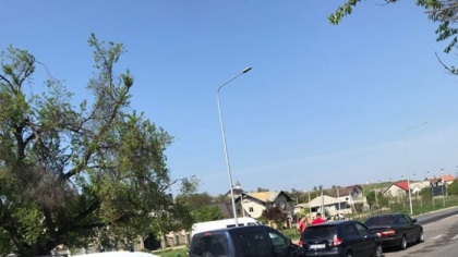 Accident in lant la Sangera. Un BMW, un Hyundai, un Volkswagen si o Dacie s-au ciocnit - FOTO