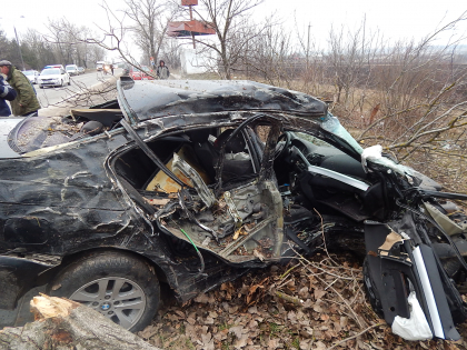 Soferul de 19 ani care a urcat beat si fara permis de conducere la volanul BMW-ului, provocand moartea a 3 tineri, adus in fata instantei: Procurorii cer 30 de zile de arest Soferul de 19 ani care a urcat beat si fara permis de conducere la volanul BMW-ului, provocand moartea a 3 tineri, adus in fata instantei: Procurorii cer 30 de zile de arest