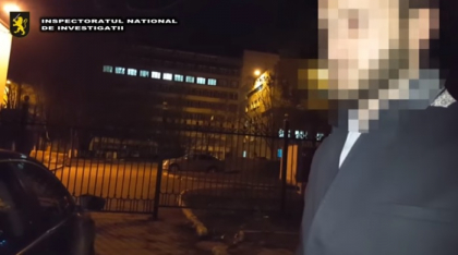 Patru persoane, RETINUTE pentru trafic de droguri: Vindeau ectasy si amfetamina in cluburi de noapte - VIDEO Patru persoane, RETINUTE pentru trafic de droguri: Vindeau ectasy si amfetamina in cluburi de noapte - VIDEO