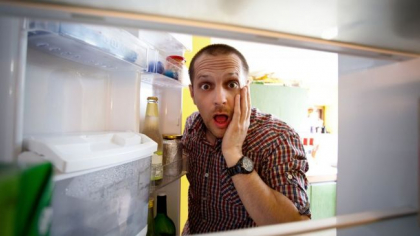 Tii laptele pe usa frigiderului? E o greseala frecventa. Cum trebuie sa asezam alimentele in frigider in mod corect - VIDEO Tii laptele pe usa frigiderului? E o greseala frecventa. Cum trebuie sa asezam alimentele in frigider in mod corect - VIDEO