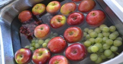 Metoda simpla prin care elimini pesticidele din fructe si legume Metoda simpla prin care elimini pesticidele din fructe si legume