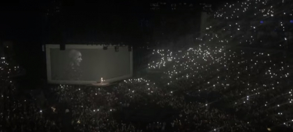 Moment emotionant la un concert: Adele a dedicat o melodie victimelor atentatelor teroriste de la Bruxelles - VIDEO Moment emotionant la un concert: Adele a dedicat o melodie victimelor atentatelor teroriste de la Bruxelles - VIDEO