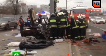 Lamborghini-ul luptatorului MMA Adam "Boroda" Yandiev a fost facut praf la Moscova. O persoana a murit - VIDEO Lamborghini-ul luptatorului MMA Adam "Boroda" Yandiev a fost facut praf la Moscova. O persoana a murit - VIDEO