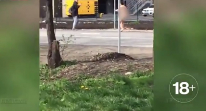 O femeie complet dezbracata, in plina zi, pe strazile din Krasnodar: "Dimineata iesea si dansa" - VIDEO O femeie complet dezbracata, in plina zi, pe strazile din Krasnodar: "Dimineata iesea si dansa" - VIDEO