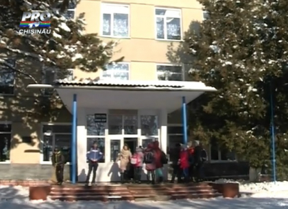 Baiatul din Cimislia care si-ar fi ucis colegul de 13 ani in sala de sport, CONDAMNAT la inchisoare