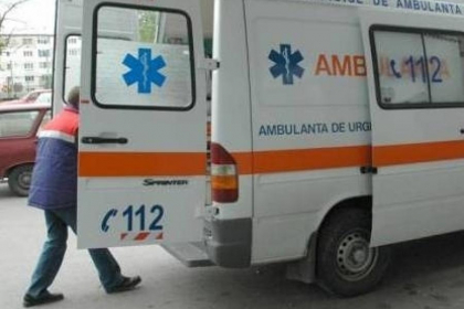 Un copil de numai 7 ani si-a zdrobit degetele intr-un utilaj de pregatit furaje
Un copil de numai 7 ani si-a zdrobit degetele intr-un utilaj de pregatit furaje