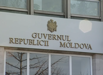 Doar 1/3 dintre demnitari si functionari si-au depus declaratiile de avere si interese personale pana acum, desi termenul expira in 2 zile