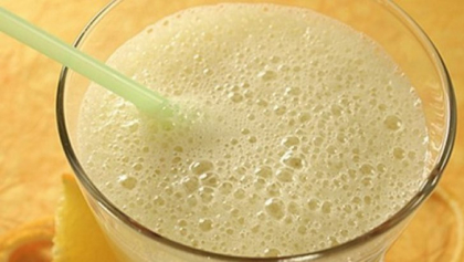 A baut suc de banane cu o ora inainte de somn! Incredibil ce s-a intamplat mai apoi A baut suc de banane cu o ora inainte de somn! Incredibil ce s-a intamplat mai apoi