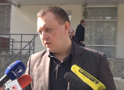 Grupul Petrenco ramane in arest la domiciliu. "Noi nu prezentam pericol pentru societate si cetateni, doar pentru Plahotniuc si grupul criminal organizat Partidul Democrat" Grupul Petrenco ramane in arest la domiciliu. "Noi nu prezentam pericol pentru societate si cetateni, doar pentru Plahotniuc si grupul criminal organizat Partidul Democrat"