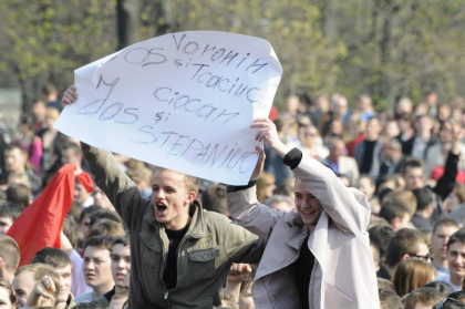 Protestele din APRILIE 2009, intre sperante si amintiri dureroase - GALERIE FOTO Protestele din APRILIE 2009, intre sperante si amintiri dureroase - GALERIE FOTO