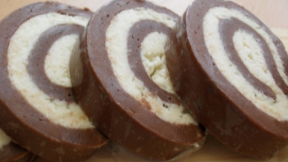 Rulada de biscuiti si nuca de cocos, de post! Uite ce usor se face! Rulada de biscuiti si nuca de cocos, de post! Uite ce usor se face!