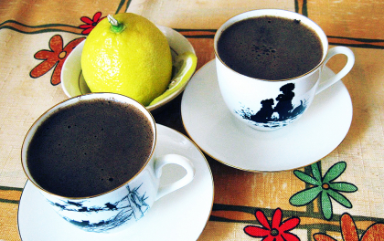 Genial! Afla de ce sa pui lamaie in cafea!