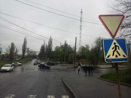 Accident pe podul de la Telecentru: S-a ciocnit violent cu o masina a politiei - GALERIE FOTO Accident pe podul de la Telecentru: S-a ciocnit violent cu o masina a politiei - GALERIE FOTO