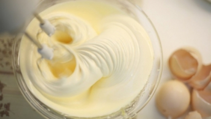 Asa se face cea mai usoara crema de tort! Este delicioasa! Asa se face cea mai usoara crema de tort! Este delicioasa!