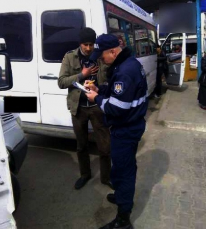 Toate autobuzele si microbuzele de ruta de la Gara de Sud, VERIFICATE. Ce nereguli au gasit politistii Toate autobuzele si microbuzele de ruta de la Gara de Sud, VERIFICATE. Ce nereguli au gasit politistii