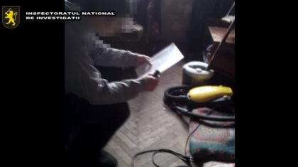 Cinci tineri, SUSPECTATI de pornografie infantila. Ce au gasit politistii in calculatoare si cine sunt acestia - VIDEO