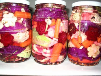 Ingredientul din muraturi care opreste dezvoltarea tumorilor. Are efect anticancerigen de 10 ori mai puternic decat brocoli Ingredientul din muraturi care opreste dezvoltarea tumorilor. Are efect anticancerigen de 10 ori mai puternic decat brocoli