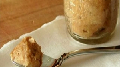 A slabit fantastic fara ca sa faca sport sau sa tina vreo diete! Si-a pus asta in ceasca de cafea pe care o bea in fiecare dimineata! Uite ce este in lingurita A slabit fantastic fara ca sa faca sport sau sa tina vreo diete! Si-a pus asta in ceasca de cafea pe care o bea in fiecare dimineata! Uite ce este in lingurita