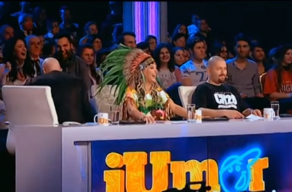Patru moldoveni fac haz de invidia barbateasca la un show din Romania. Delia: "Porcul i-a salvat" - VIDEO Patru moldoveni fac haz de invidia barbateasca la un show din Romania. Delia: "Porcul i-a salvat" - VIDEO