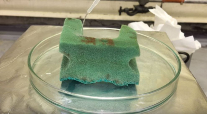 A turnat acid peste produse pe care le folosim zilnic. Toate au fost distruse, mai putin unul. Ce aliment a ramas intact - VIDEO A turnat acid peste produse pe care le folosim zilnic. Toate au fost distruse, mai putin unul. Ce aliment a ramas intact - VIDEO
