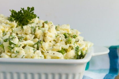 Retete de post: Salata calda de cartofi Retete de post: Salata calda de cartofi